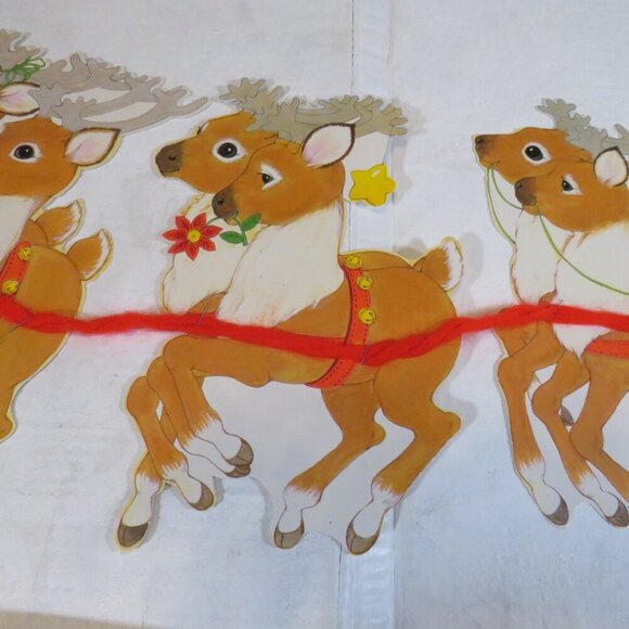 Santa & Reindeer with vintage yarn stapled to sleigh 1980s with sweet eyes - Picture 5 of 11